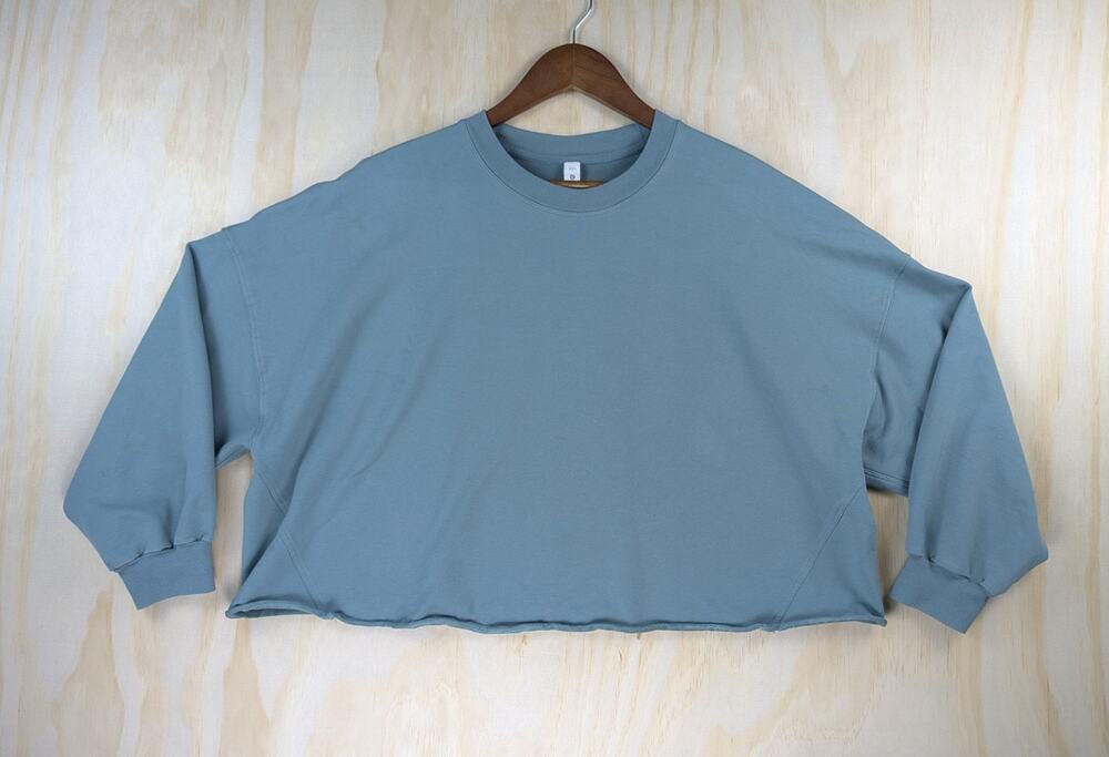 Lululemon Women's Extra Small/Small Cropped Crewneck Sweatshirt Blue Raw Hem